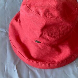Scala reddish-orangish-pinkish Bucket Hat